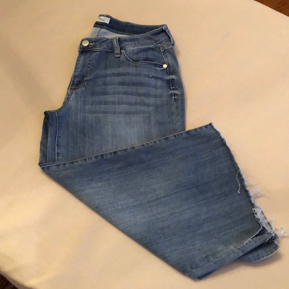 Frayed wide-leg Jean Capri